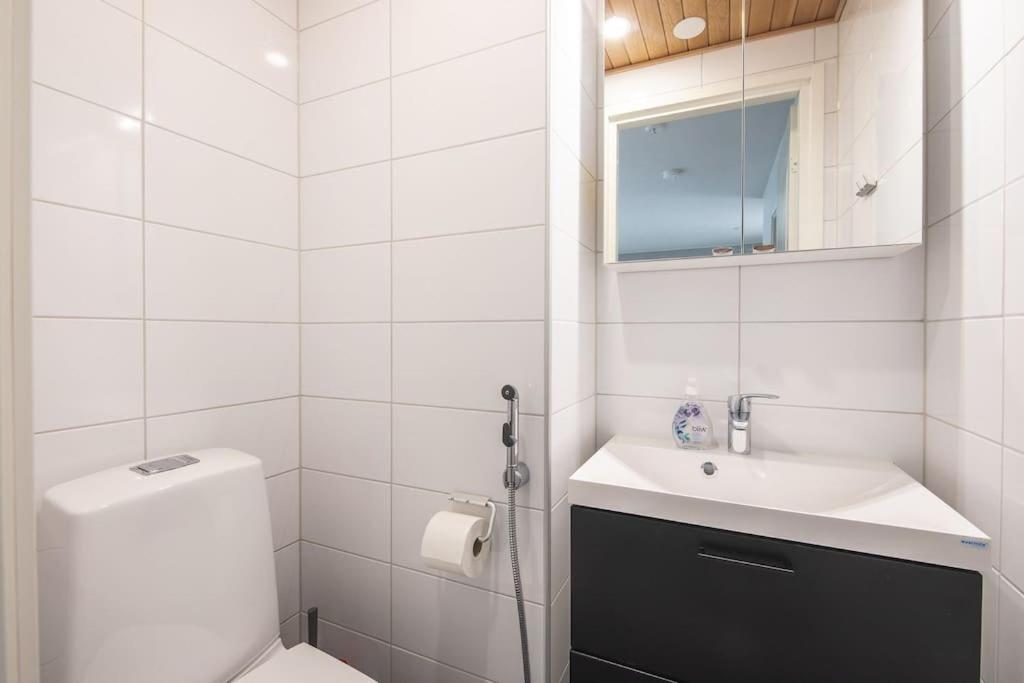 Ydinkeskustassa Saunallinen Huoneisto Kahdessa Tasossa Kuopio Exterior foto